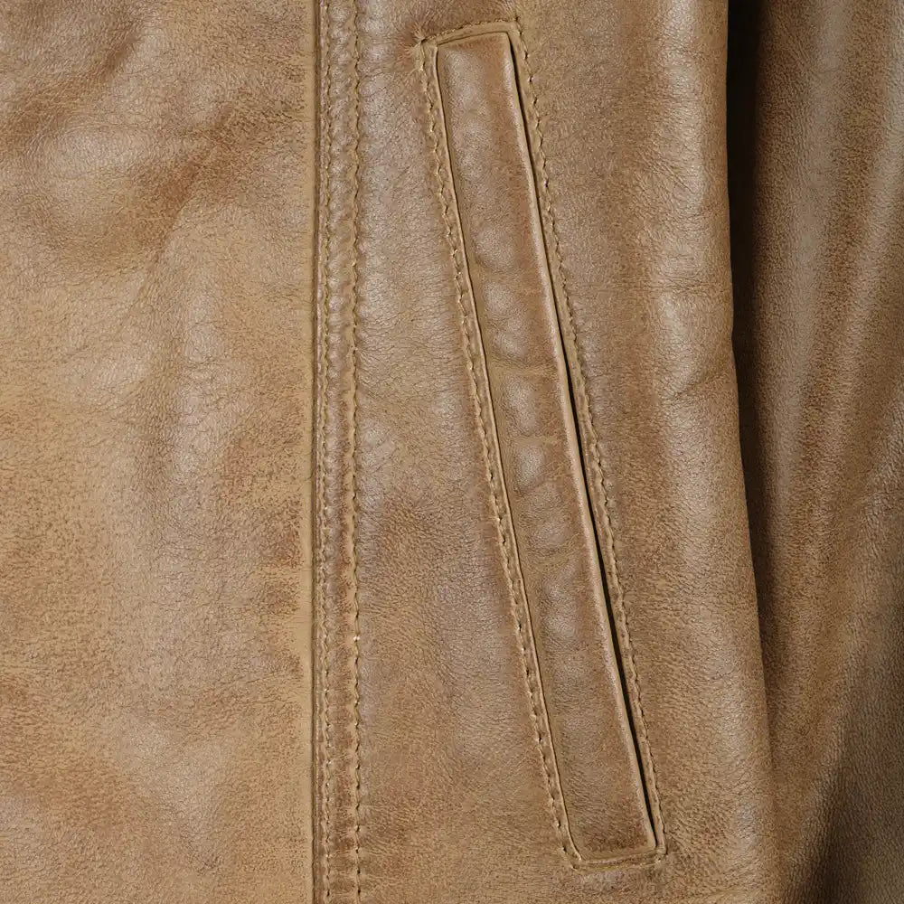 SEVEN POCKETS, FOUR ON THE OUTSIDE
